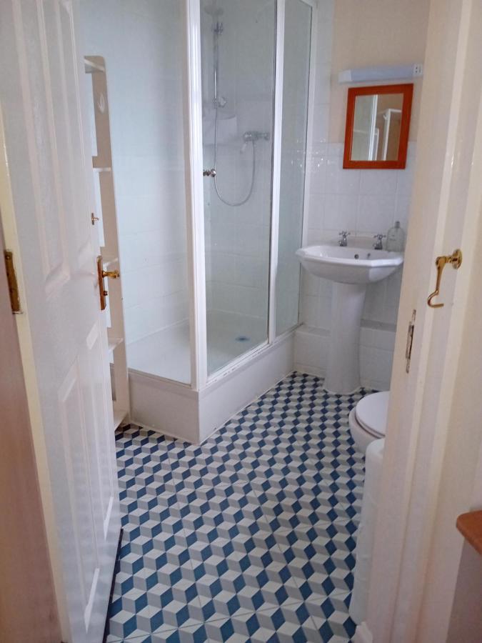 Ensuite Double Room 런던 외부 사진